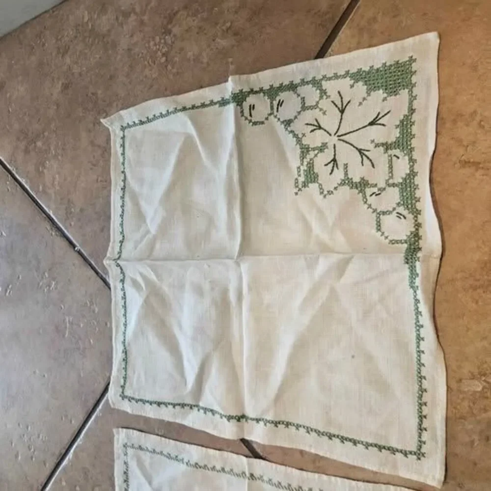 Vintage Green Cross-Stitch Embroidered Napkins - Set of 2